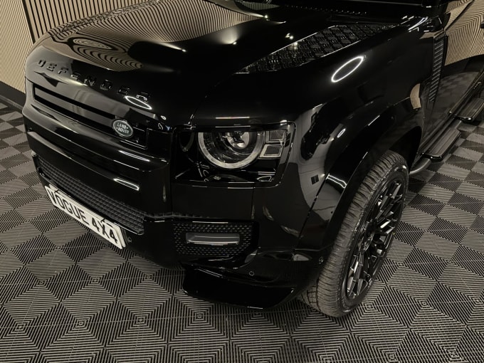 2025 Land Rover Defender 110