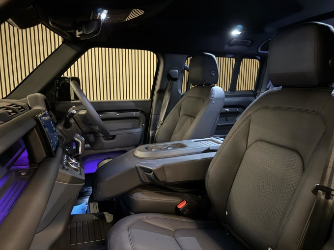 2025 Land Rover Defender 110