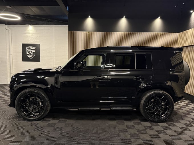 2025 Land Rover Defender 110
