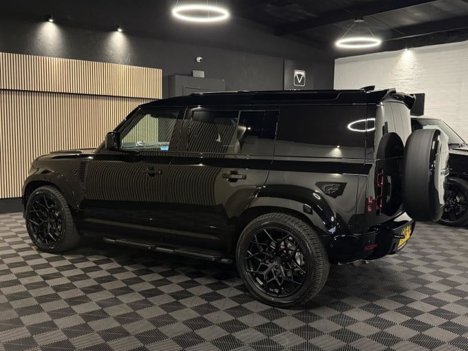 2025 Land Rover Defender 110