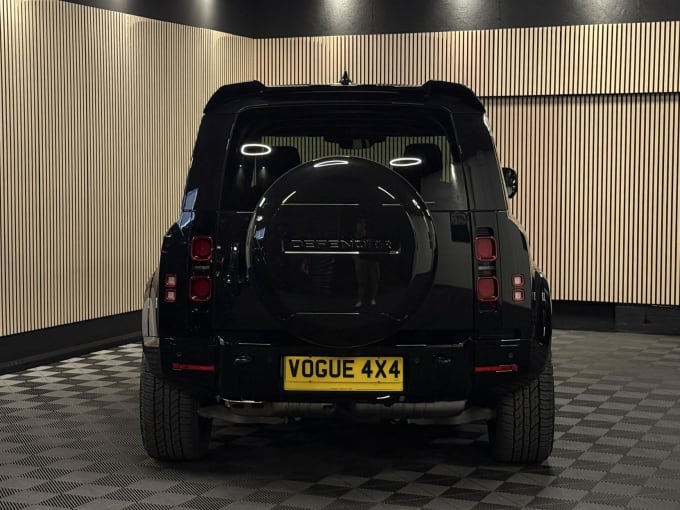 2025 Land Rover Defender 110