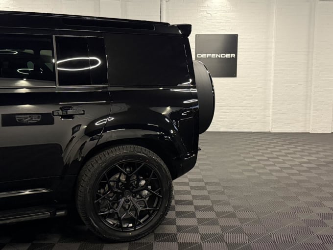 2025 Land Rover Defender 110