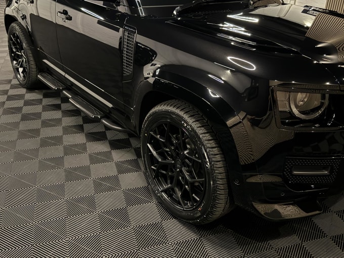 2025 Land Rover Defender 110
