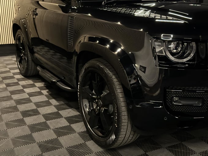 2025 Land Rover Defender 90