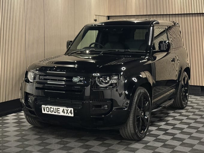 2025 Land Rover Defender 90