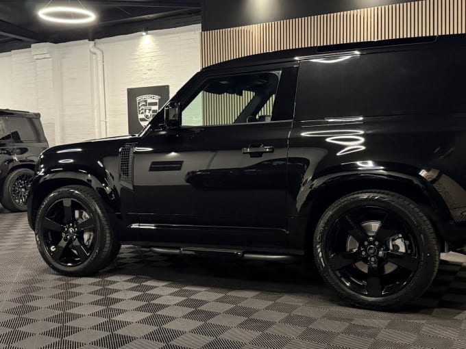 2025 Land Rover Defender 90