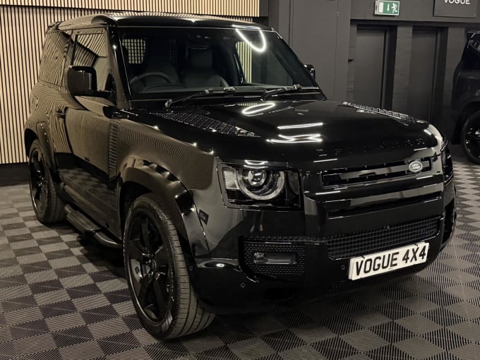 2025 Land Rover Defender 90