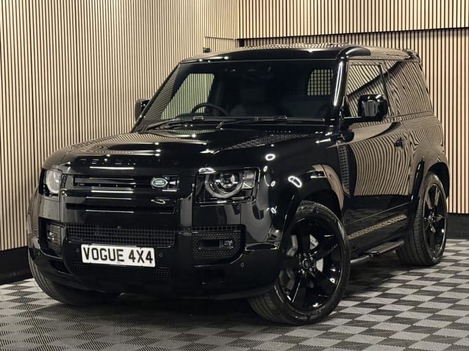 2025 Land Rover Defender 90