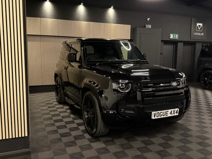 2025 Land Rover Defender 90
