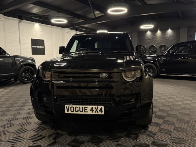 2025 Land Rover Defender 90