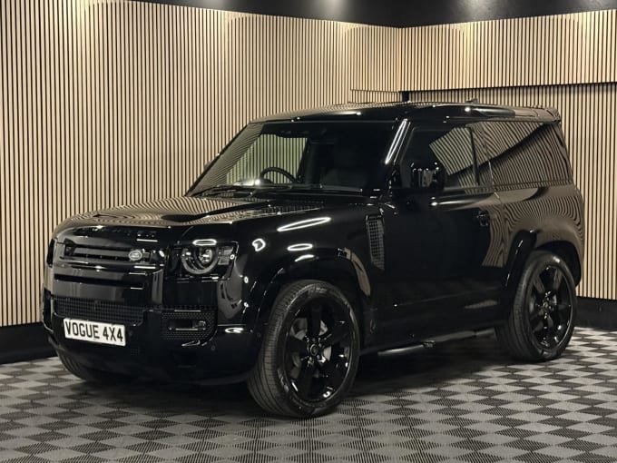 2025 Land Rover Defender 90