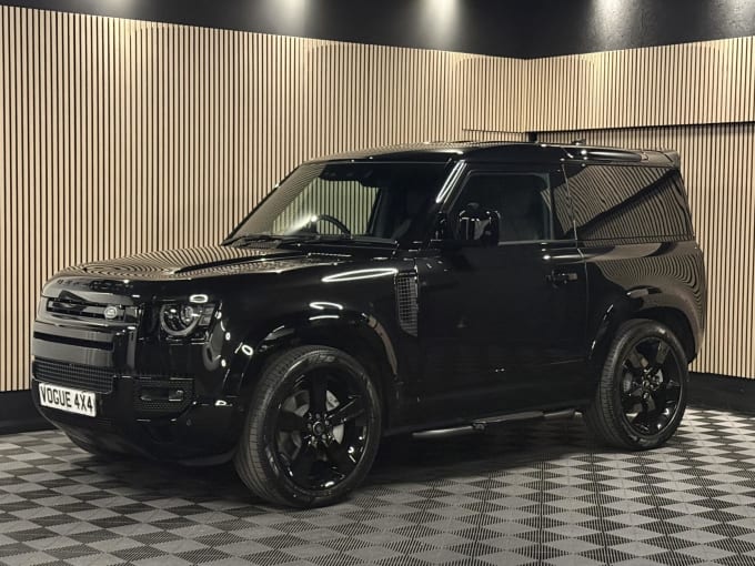 2025 Land Rover Defender 90