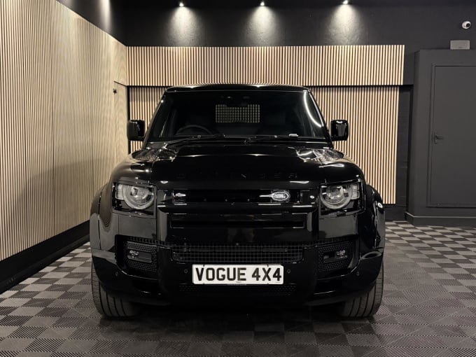 2025 Land Rover Defender 90