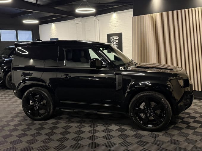 2025 Land Rover Defender 90