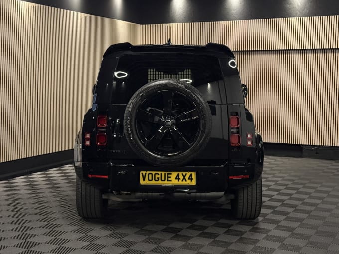 2025 Land Rover Defender 90