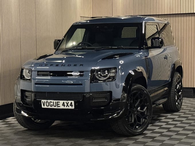 2025 Land Rover Defender 90