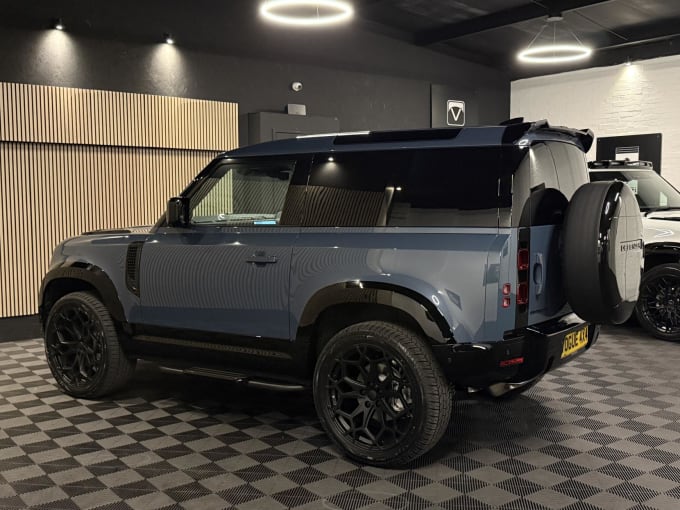 2025 Land Rover Defender 90