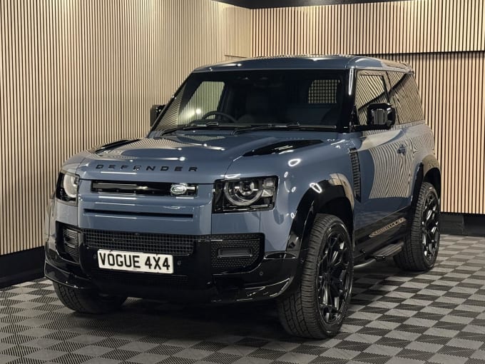 2025 Land Rover Defender 90