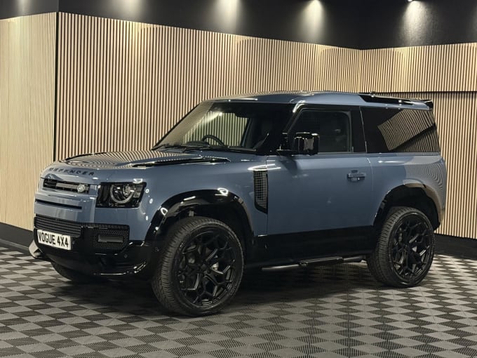 2025 Land Rover Defender 90