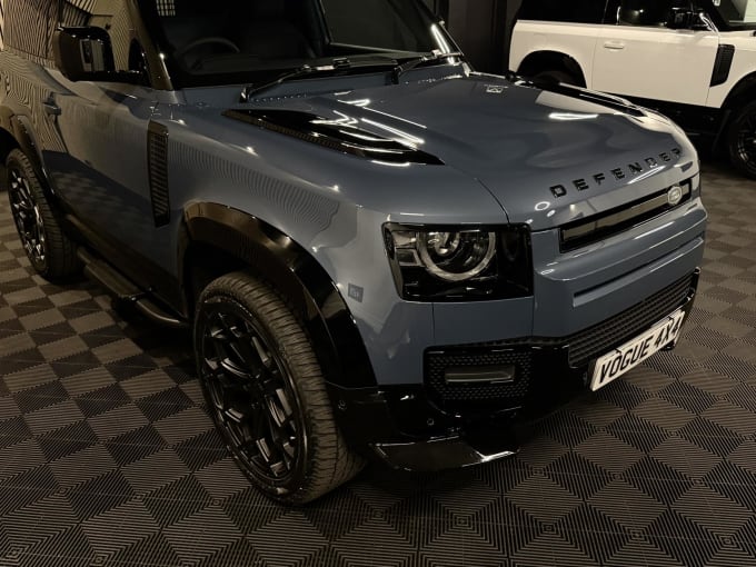 2025 Land Rover Defender 90