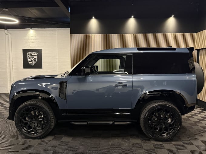 2025 Land Rover Defender 90