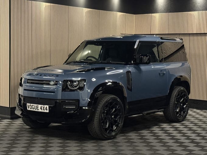 2025 Land Rover Defender 90