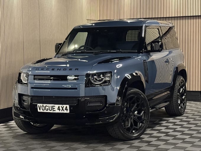 2025 Land Rover Defender 90