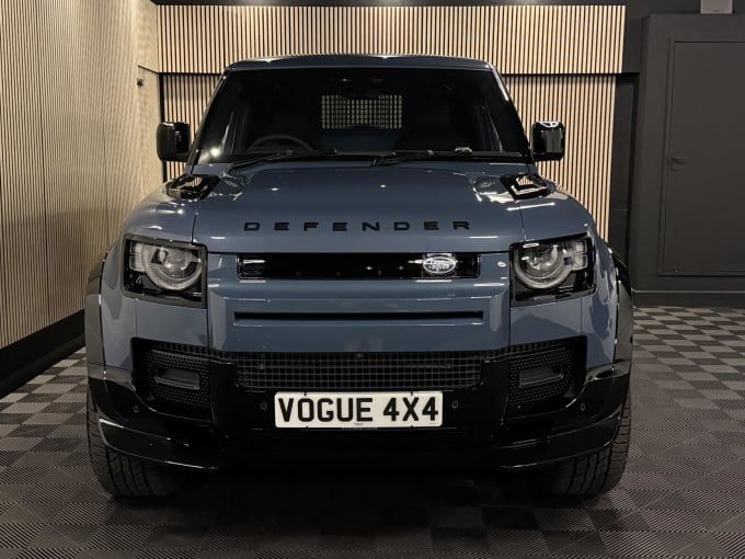 2025 Land Rover Defender 90