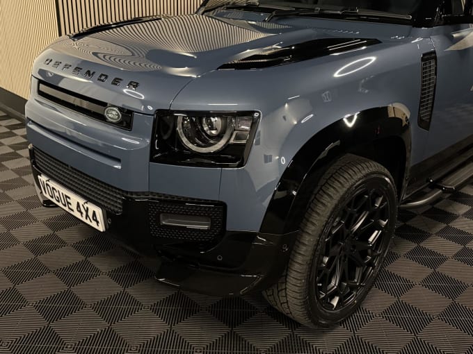 2025 Land Rover Defender 90