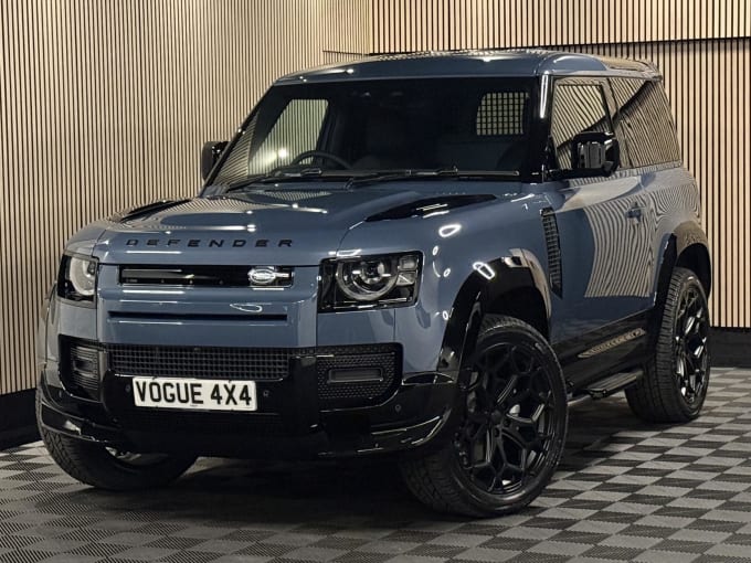 2025 Land Rover Defender 90