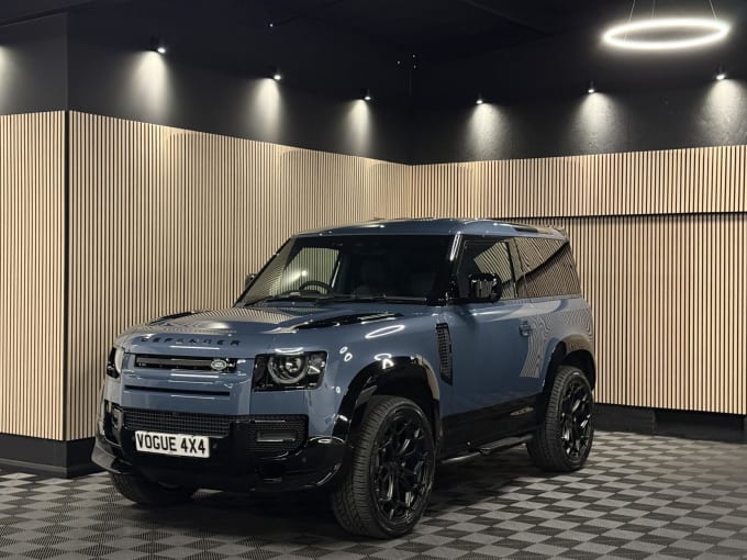 2025 Land Rover Defender 90