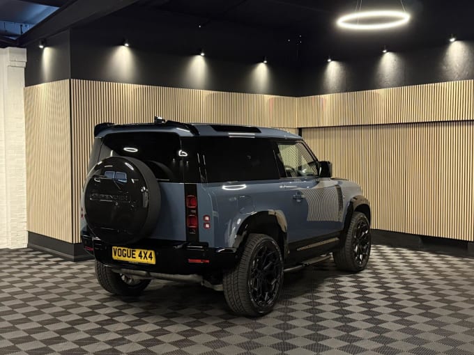 2025 Land Rover Defender 90