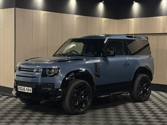 2025 Land Rover Defender 90