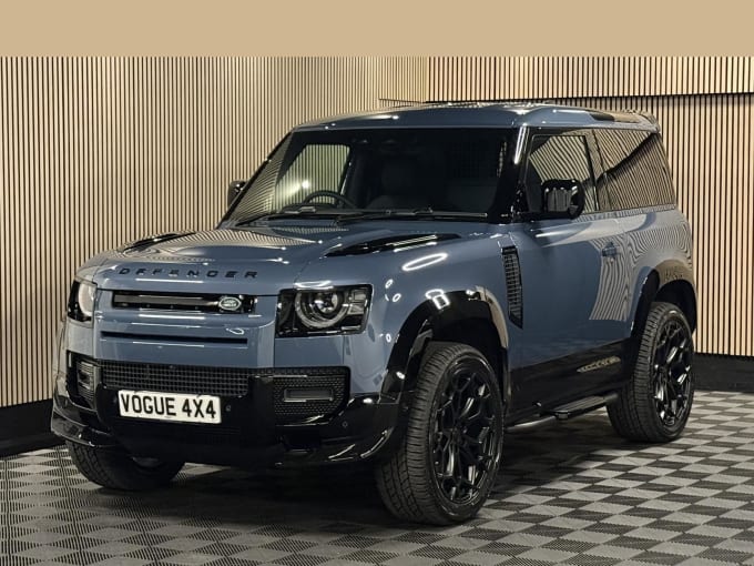 2025 Land Rover Defender 90