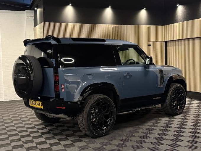 2025 Land Rover Defender 90