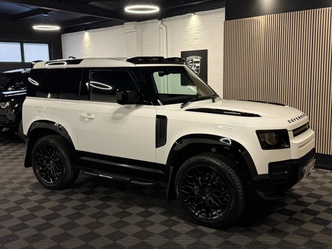 2025 Land Rover Defender 90
