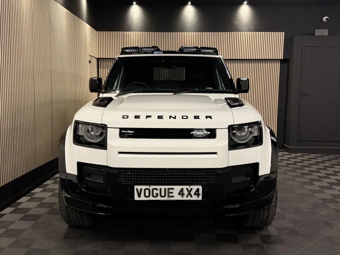 2025 Land Rover Defender 90
