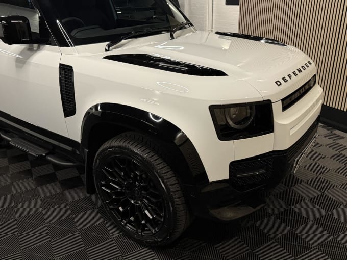 2025 Land Rover Defender 90