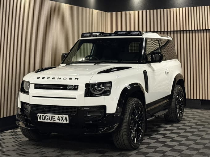 2025 Land Rover Defender 90