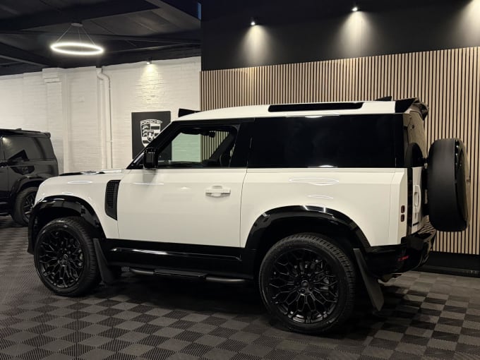 2025 Land Rover Defender 90