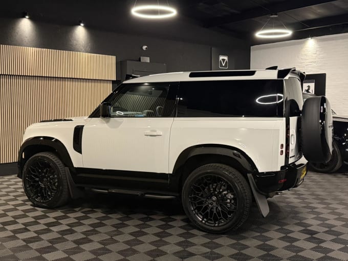 2025 Land Rover Defender 90