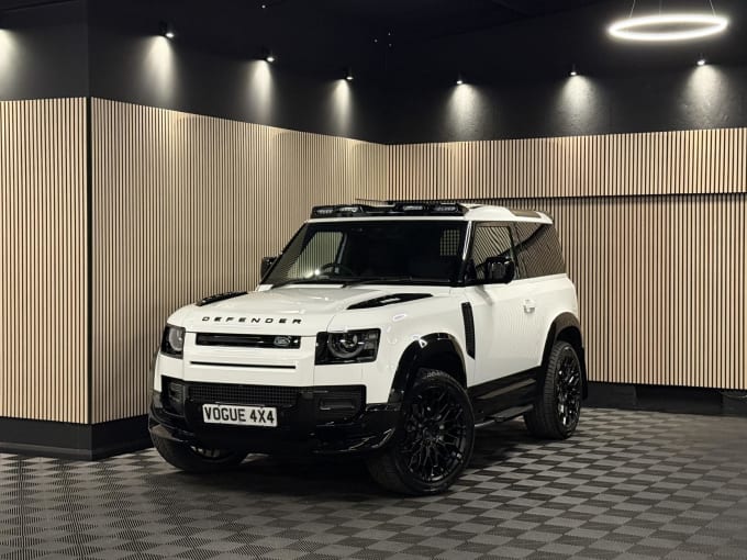 2025 Land Rover Defender 90