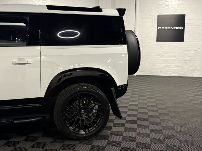 2025 Land Rover Defender 90