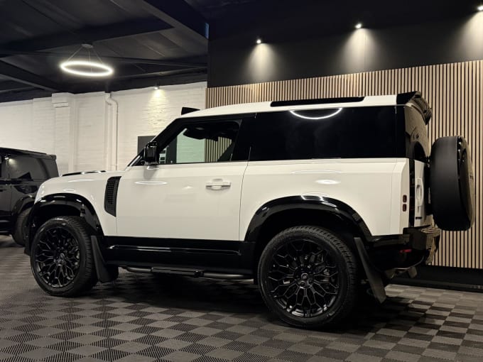 2025 Land Rover Defender 90