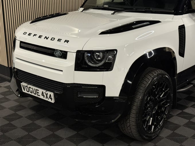 2025 Land Rover Defender 90