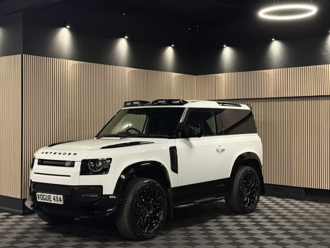 2025 Land Rover Defender 90