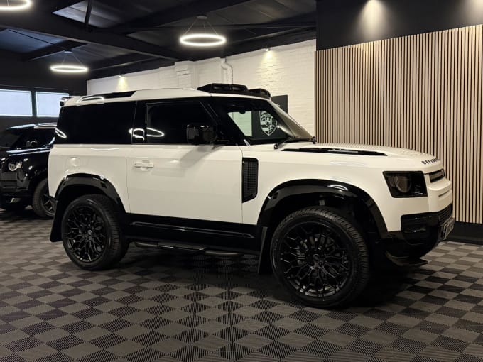 2025 Land Rover Defender 90