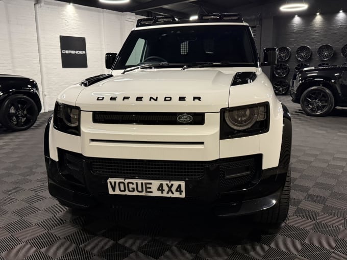 2025 Land Rover Defender 90