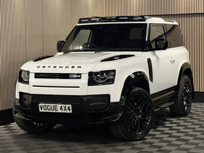2025 Land Rover Defender 90