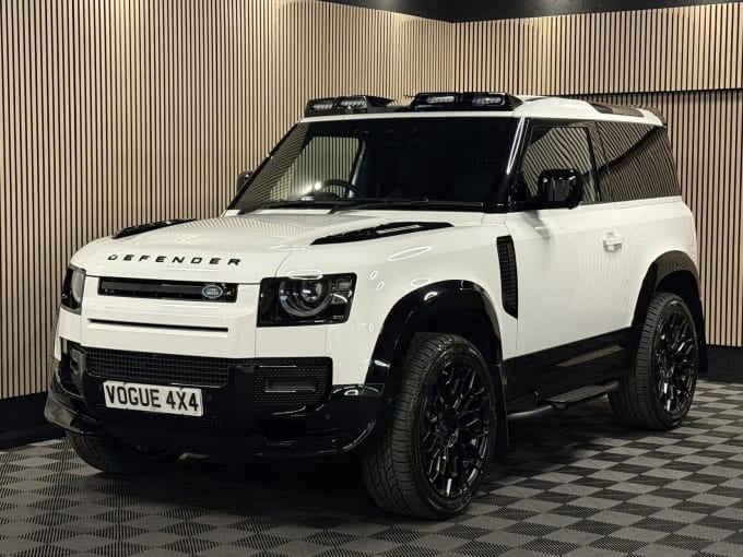 2025 Land Rover Defender 90